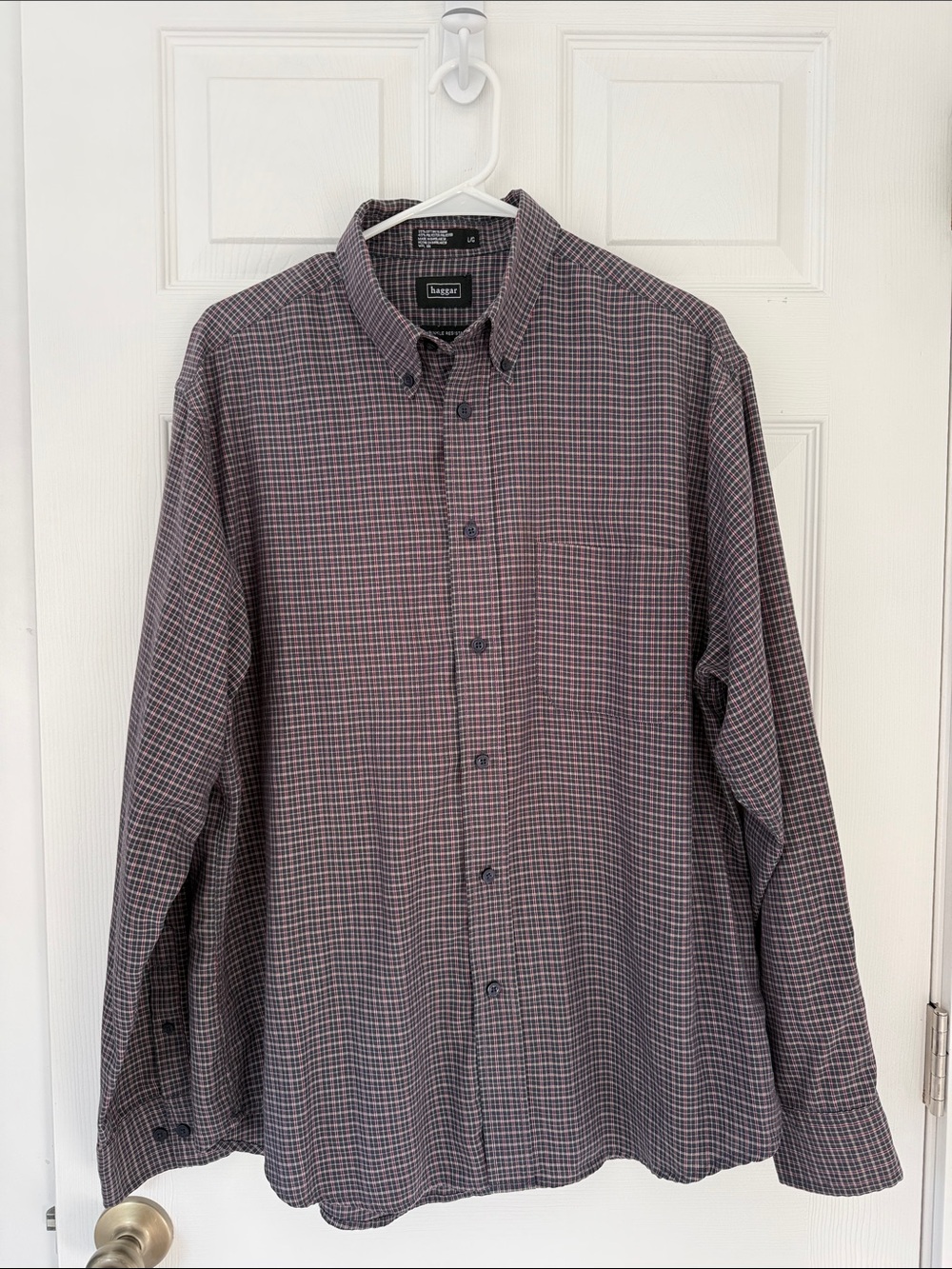 Haggar Men’s Navy and Red Plaid Wrinkle-Resistant Long-Sleeve Button-Down Shirt